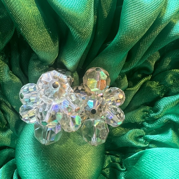 Vintage Sherman cluster crystal clip on earrings - Picture 3 of 5